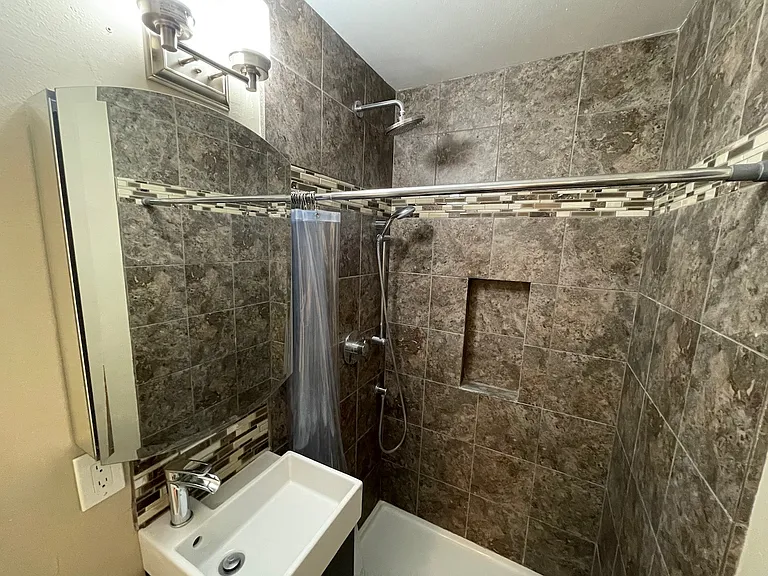1040 Prouty Way — Photo 13