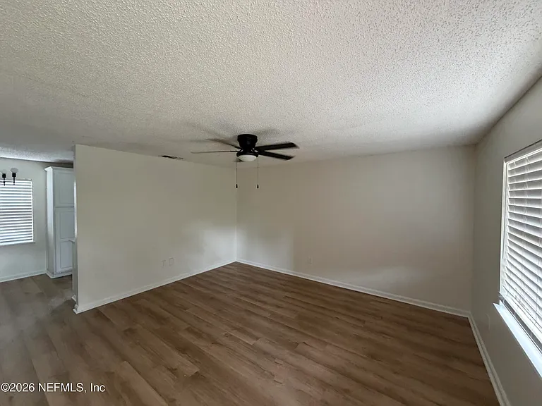 7539 Walden Rd E — Photo 18
