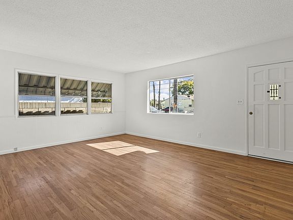 3rd image of 11463 Beaty Ave