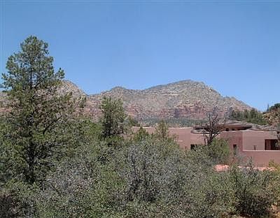 3rd image of 28 La Barranca Drive