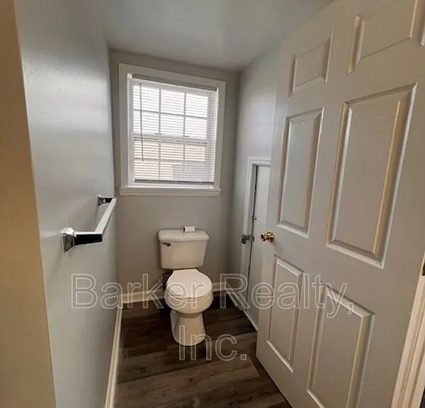 606B E Martin St — Photo 17