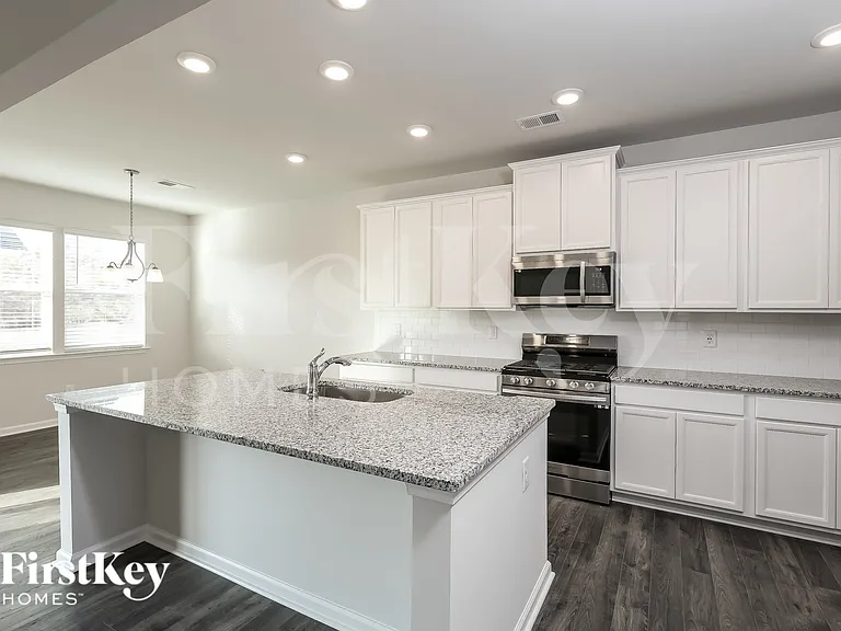 705 Ridgemoor Trl — Photo 6