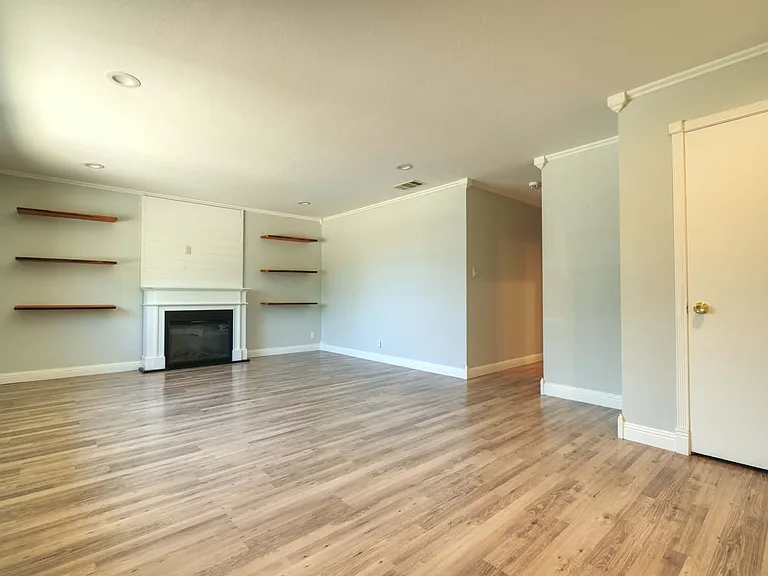 6008 2nd Ave — Photo 3