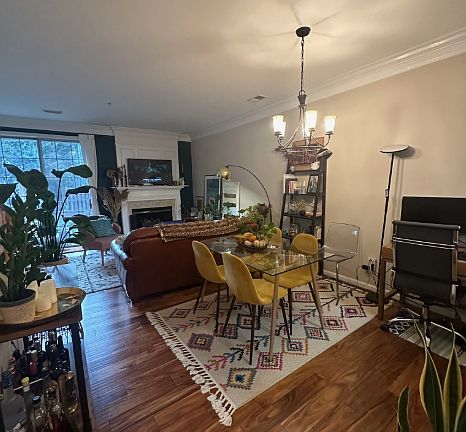 4th image of 1813 Kenwood Ave