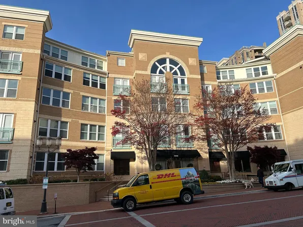 12000 Market St APT 324, Reston, VA 20190