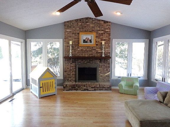 3rd image of 5872 Shelford Ln