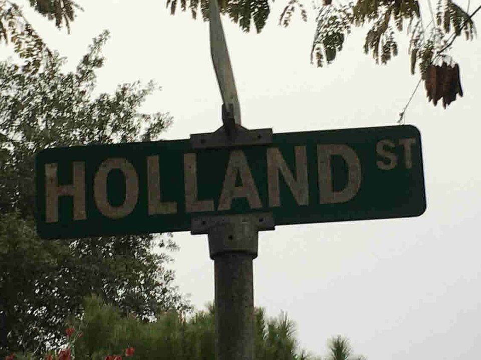 2nd image of 1241 Holland St