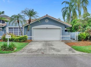 2092 Island Cir, Fort Lauderdale, FL 33326