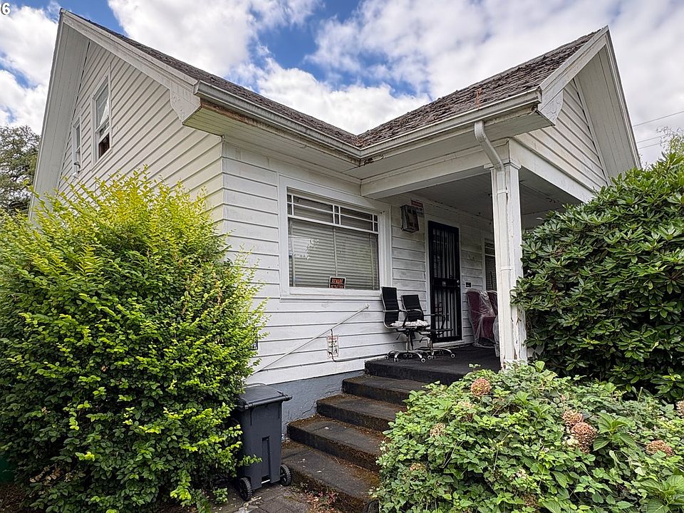 2nd image of 224 NE Mason St