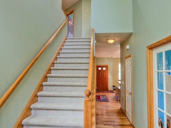5th image of 1842 NE Virginia Ct