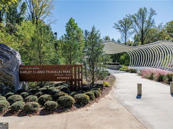 1032 Robert Smalls Way