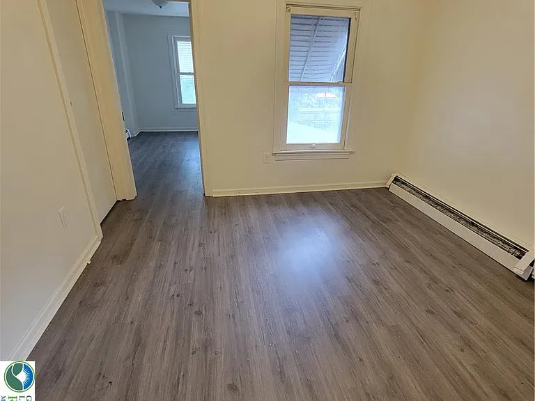 132 W Chew St — Photo 10