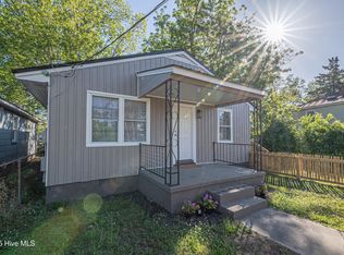 332 W Martin Luther King Jr Dr, Washington, NC 27889