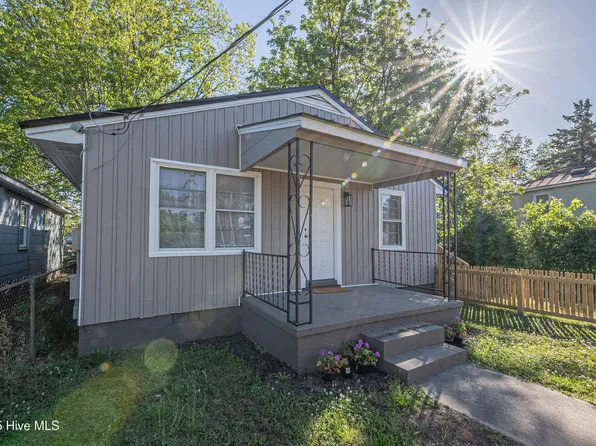 332 W Martin Luther King Jr Drive, Washington, NC 27889