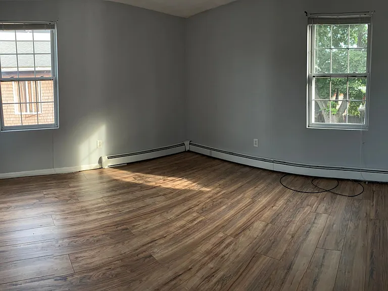 259 Carpenter St — Photo 8