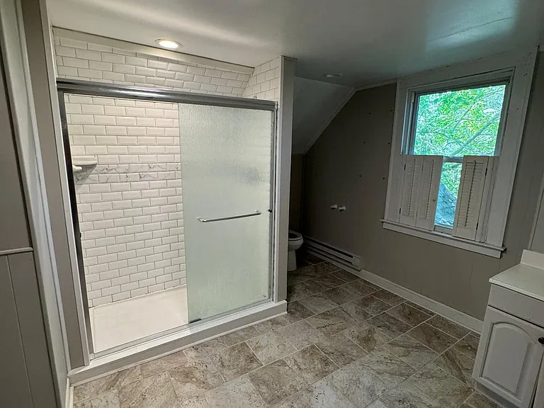 44 Tuttle Pl — Photo 16