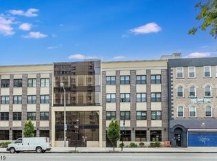90 Clinton Ave, Newark, NJ 07114