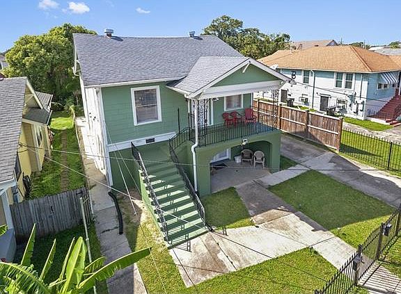 2nd image of 3206 Taylor St