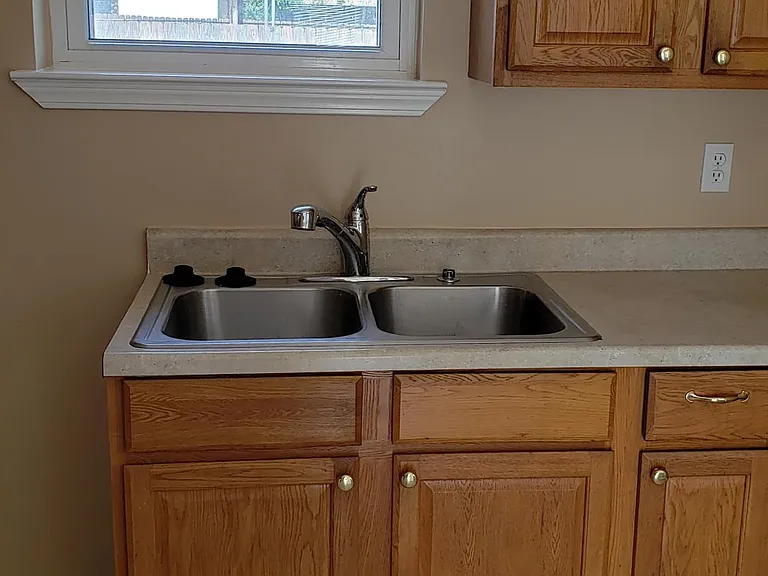 202 Alpha St — Photo 5
