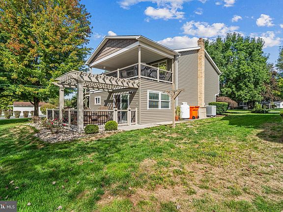 3rd image of 602 Cambria Dr