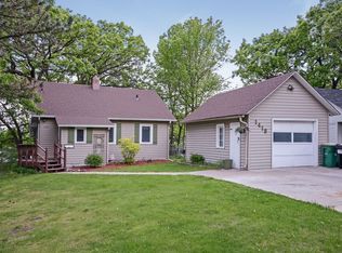 1418 Oxford St, Hopkins, MN 55343