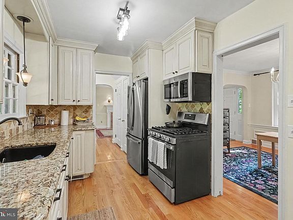 5th image of 2812 Merion Rd