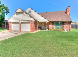 820 N Robinson Ave, Moore, OK 73170