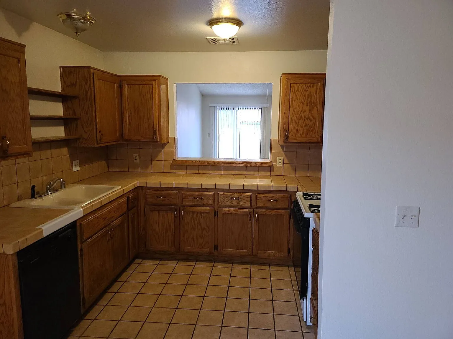 2 bed, 2.0 bath, 1171 sqft, $1,200 — Photo 4