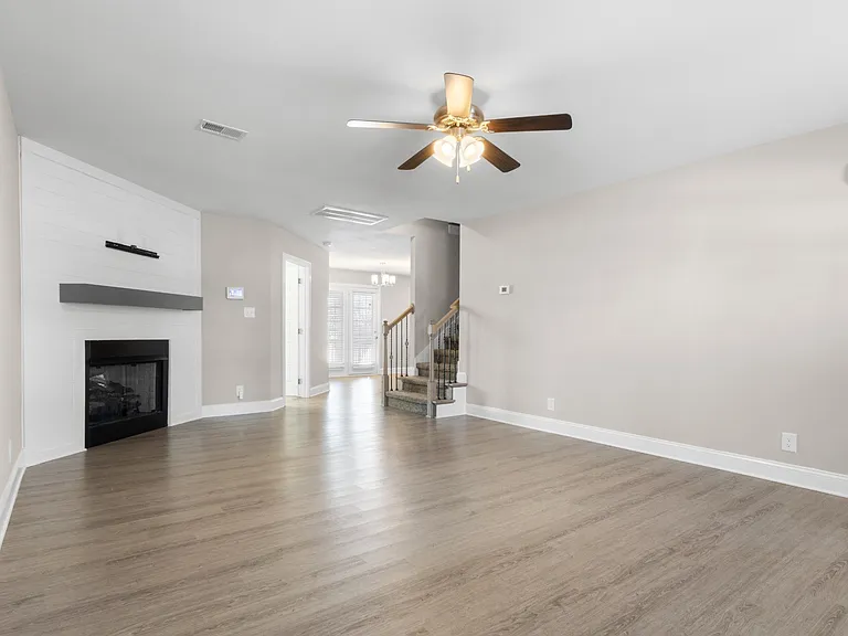 618 Battery Ct — Photo 8