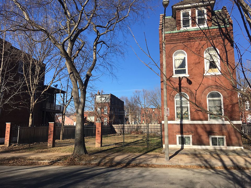 2nd image of 2017 Lynch St