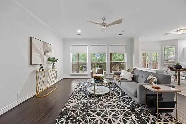 4 bed, 2.5 bath, 2444 sqft, $2,800 — Photo 3