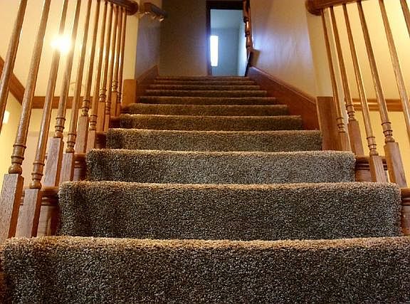 4th image of 395 Holbrook Cir