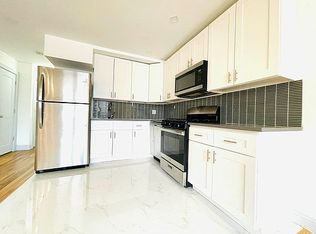 241 Fountain Ave #1R, Brooklyn, NY 11208