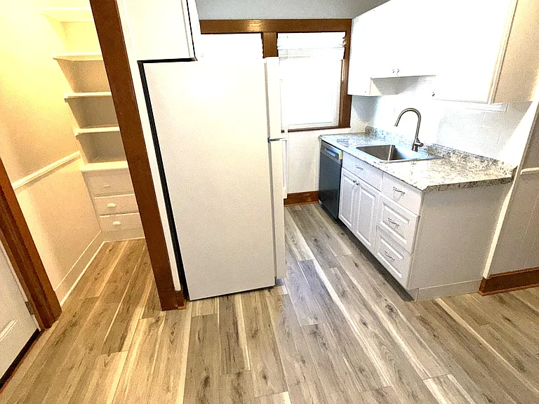 75 Sterling St #4 — Photo 9