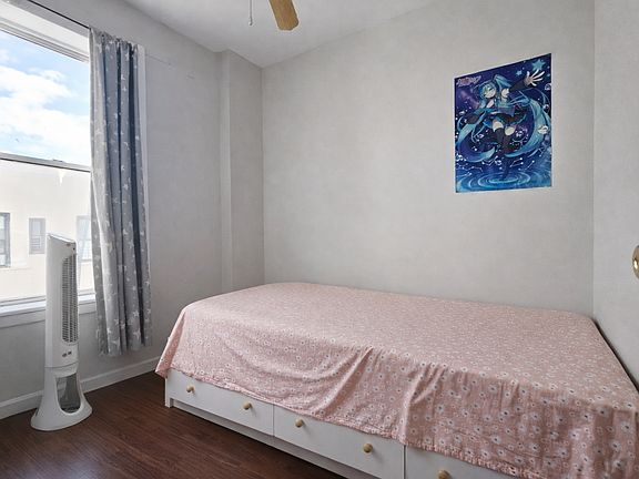 4th image of 241 S 3rd St APT 20