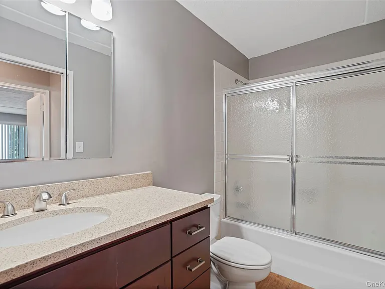 200 High Point Dr #6 PENTHOUSE — Photo 18