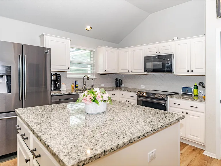 303 Schuyerville Dr — Photo 8