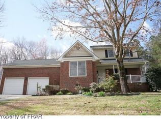 160 Oakbluff Dr, Raeford, NC 28376