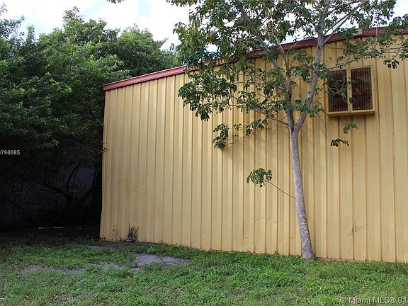 3rd image of 4601 SW 44th Ave