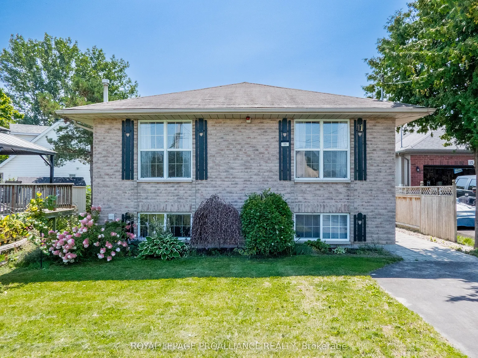 3 bed, $2,700 — Photo 1