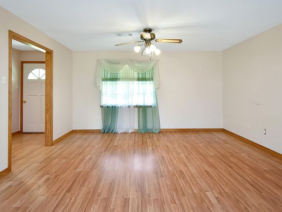 4th image of 8059 Bryant Dr