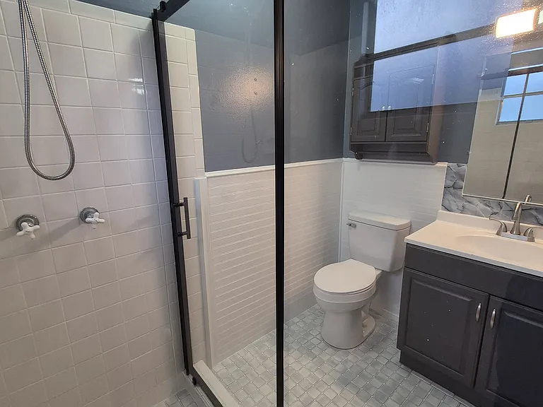 1318 SW Ackard Ave — Photo 3