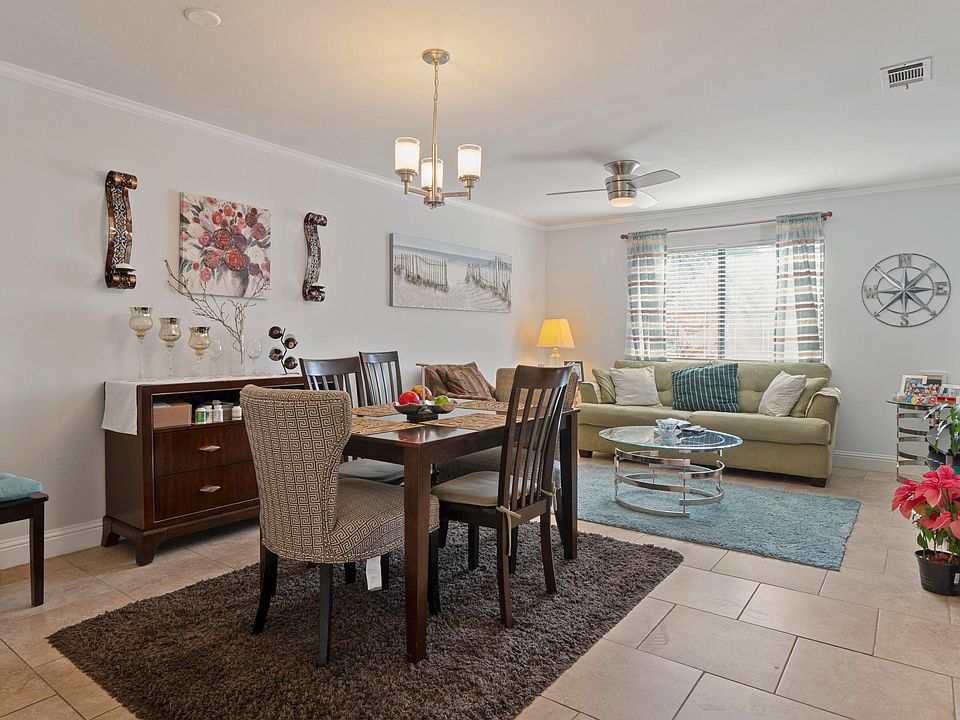 1st image of 719 Green St APT 203