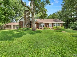 2008 Valley View Ln, Collinsville, IL 62234