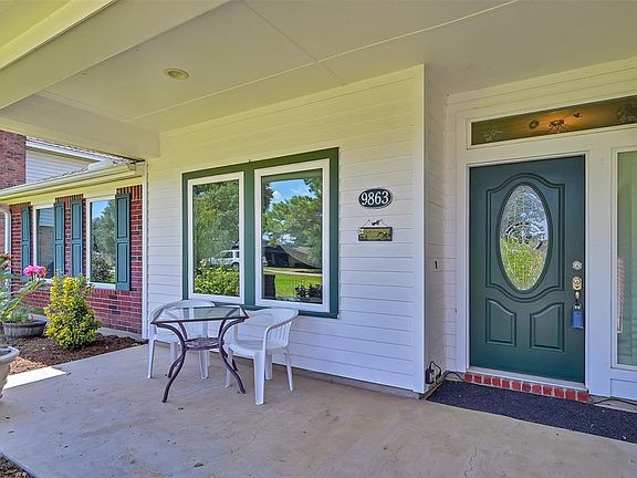 4th image of 9863 Twin Shores Dr