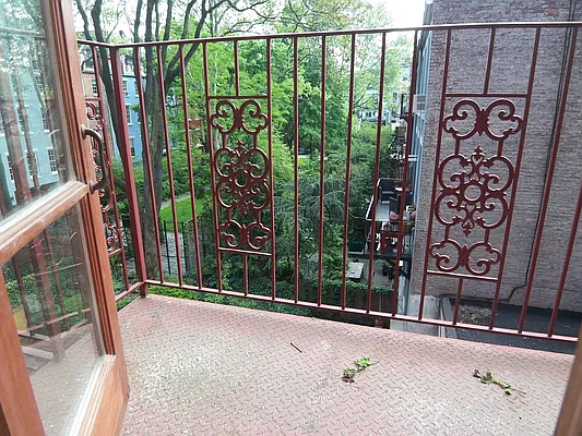 Rented by KVNY Soho | media 116