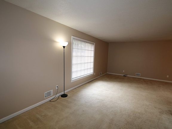 5th image of 131 Misty Woods Dr