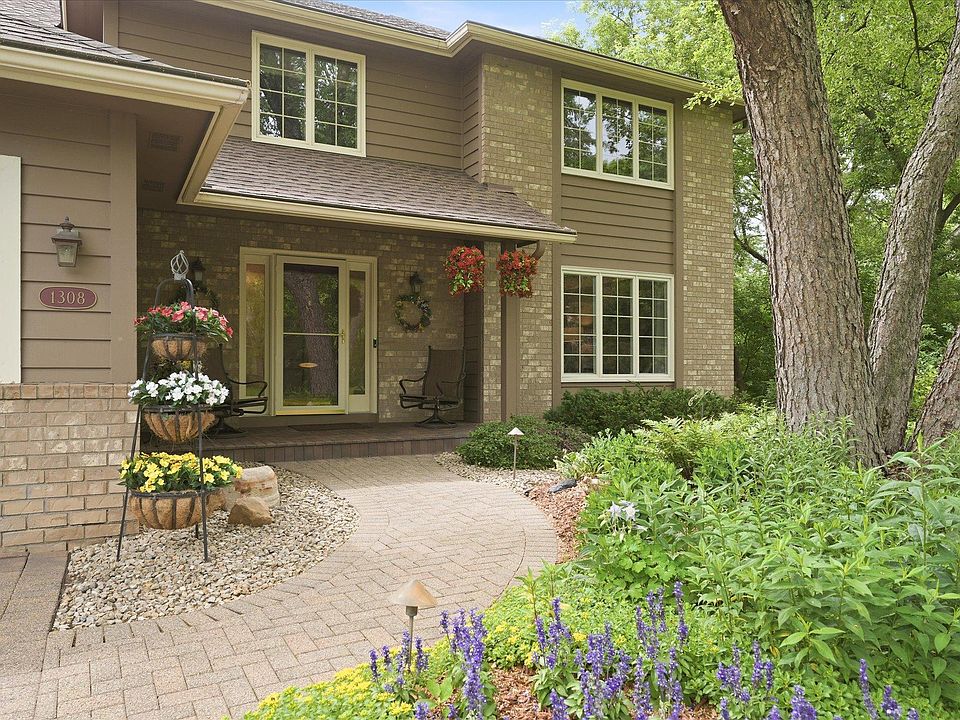 1st image of 1308 Summit Oaks Dr