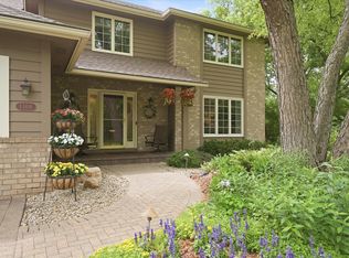 1308 Summit Oaks Dr, Burnsville, MN 55337