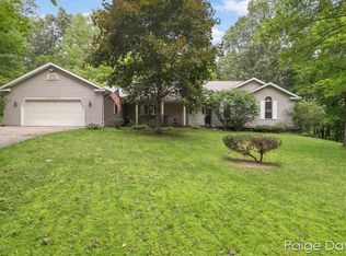 11117 S Bailey Valley Dr NE, Greenville, MI 48838